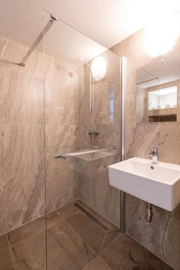 Apartments & Rooms Carera 6 Rovinj Exteriör bild